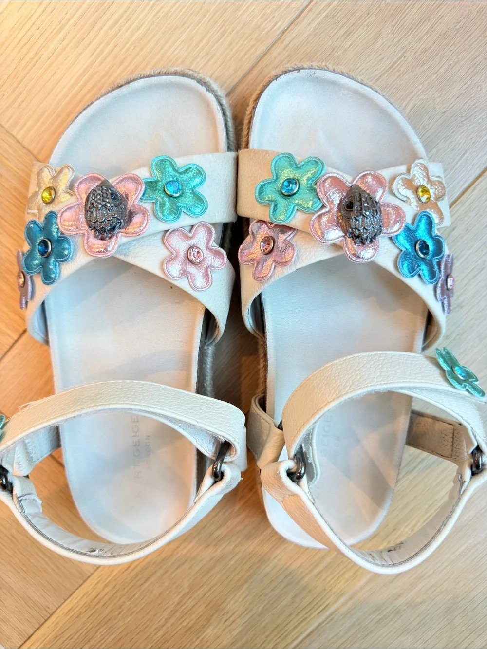 Kurt Geiger White Kids Sandals with Multicolor Metallic Flowers